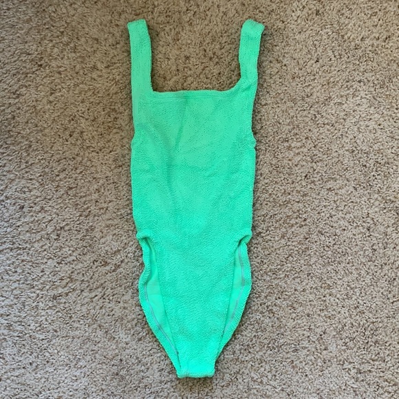 NWT Hunza G square neck crinkle swimsuit one size in lime - Picture 5 of 8